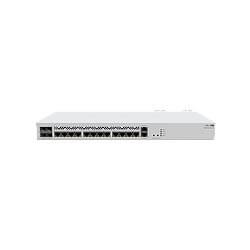 Routeur Cloud 13 ports Giga + 4 ports SFP+